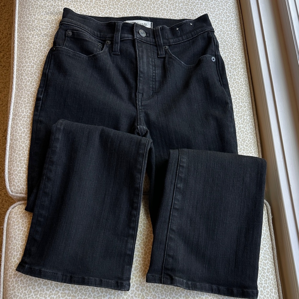 NWOT Madewell Black Mid-Rise Kick Out Jeans size 25